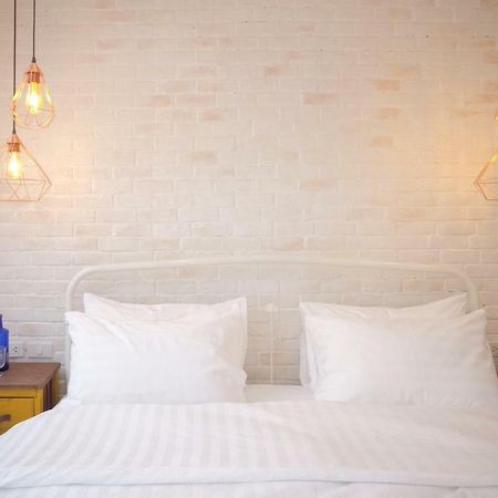 Hide And Seek Boutique Hometel Bangkok Exteriör bild