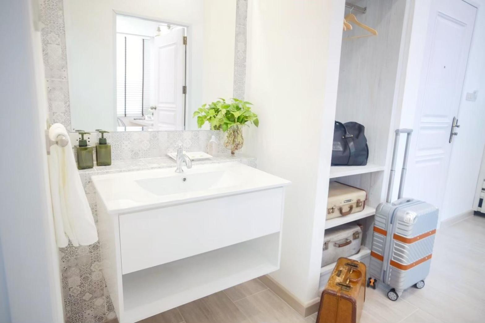 Hide And Seek Boutique Hometel Bangkok Exteriör bild