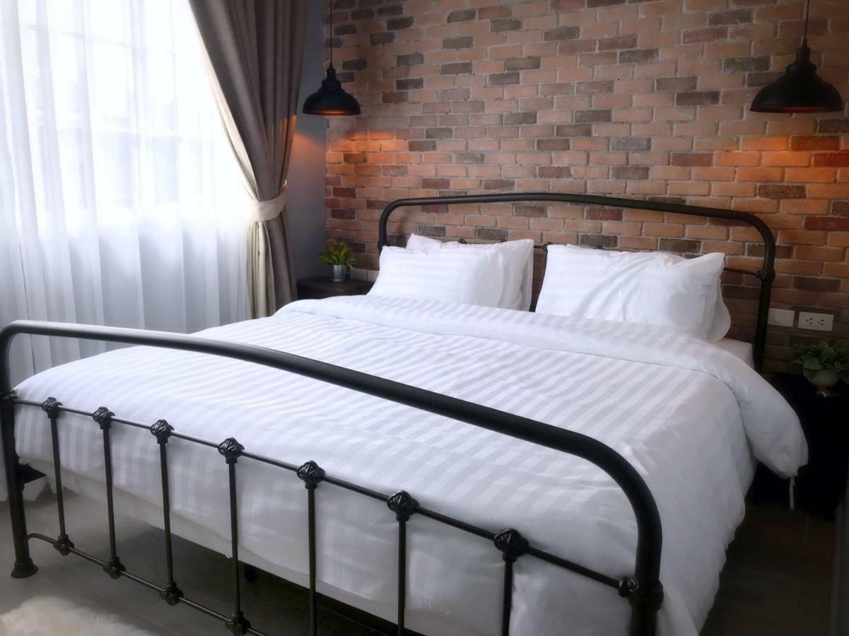 Hide And Seek Boutique Hometel Bangkok Exteriör bild